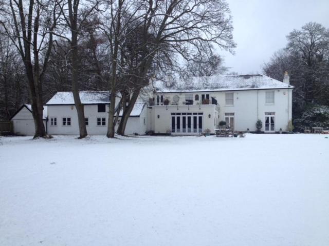 Claremont Coach House Villa Frensham Exterior photo